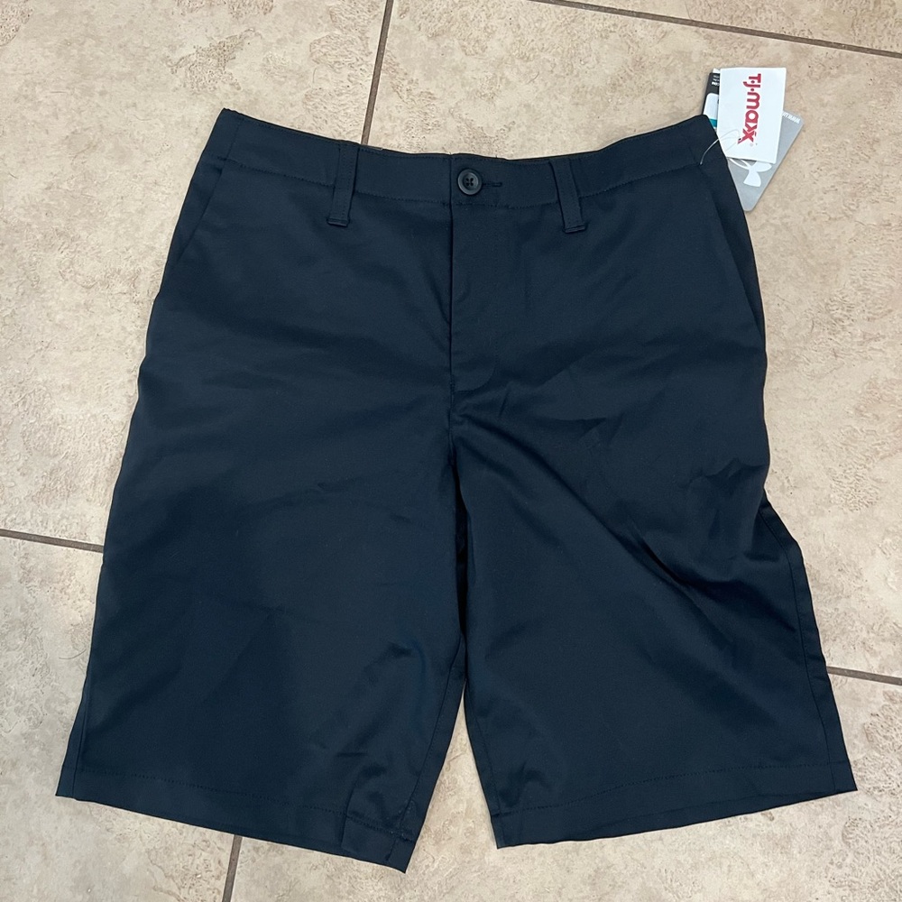 NWT: Boys Under Armor size 16 shorts